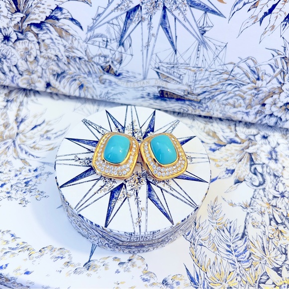 DIOR “Effervescent Peace” Gold Plated Clip On Earrings Jewelry by Christian Dior - Picture 2 of 11